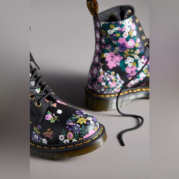 NWT DR MARTENS Vintage 1460 Boots! - Picture 2 of 15